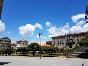 Pontevedra. Plaza Ourense e Iglesia de San Francisco