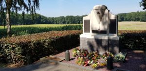 Arnhem. Osterbeek.  Memorial Británico